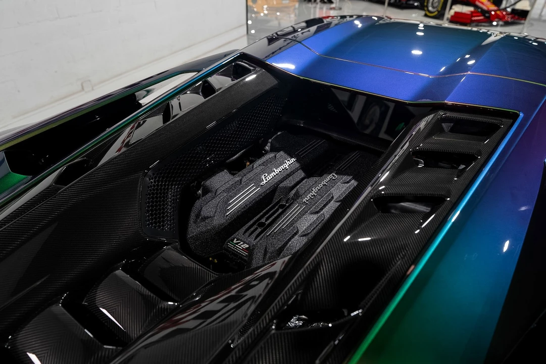2025 Lamborghini Revuelto - Image 29 of 31