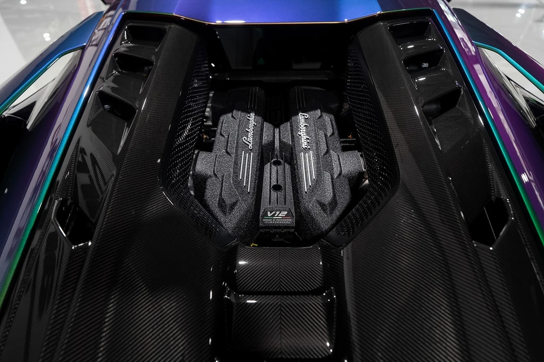2025 Lamborghini Revuelto - Image 30 of 31