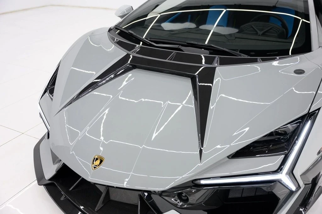 2025 Lamborghini Revuelto - Image 14 of 21