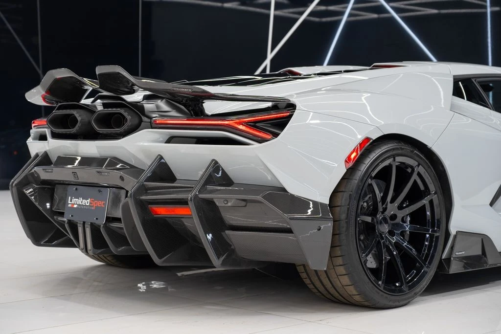 2025 Lamborghini Revuelto - Image 19 of 21
