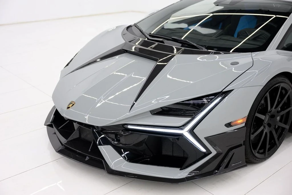 2025 Lamborghini Revuelto - Image 13 of 21