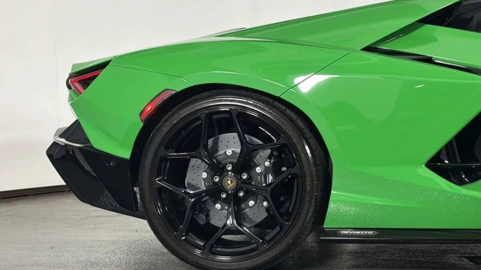 2025 Lamborghini Revuelto - Image 6 of 20