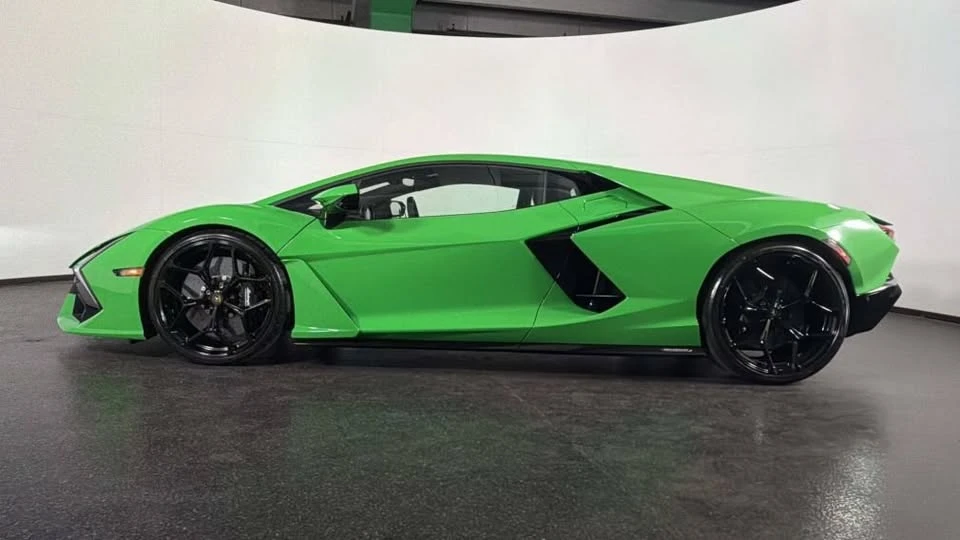 2025 Lamborghini Revuelto - Image 3 of 20