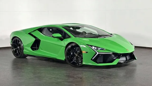 2025 Lamborghini Revuelto