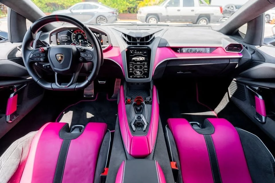 2025 Lamborghini Revuelto - Image 9 of 20