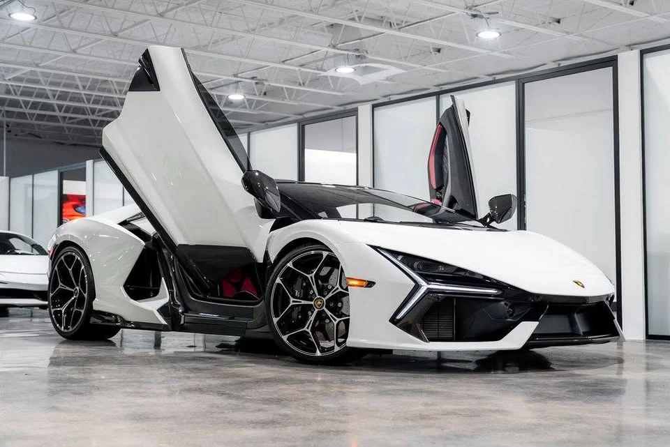 2025 Lamborghini Revuelto - Image 3 of 20