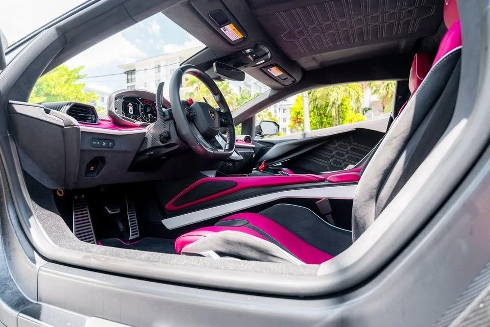 2025 Lamborghini Revuelto - Image 6 of 20