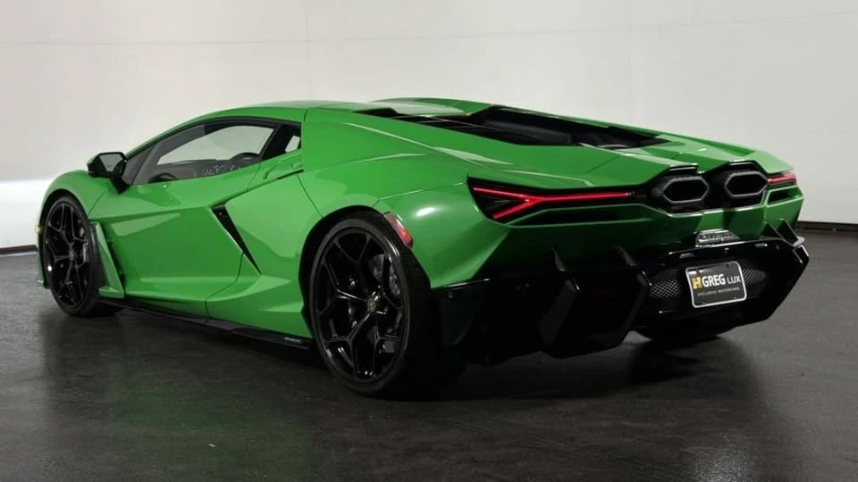 2025 Lamborghini Revuelto - Image 9 of 20