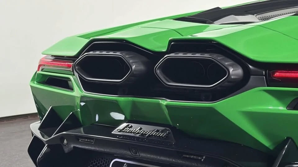 2025 Lamborghini Revuelto - Image 7 of 20