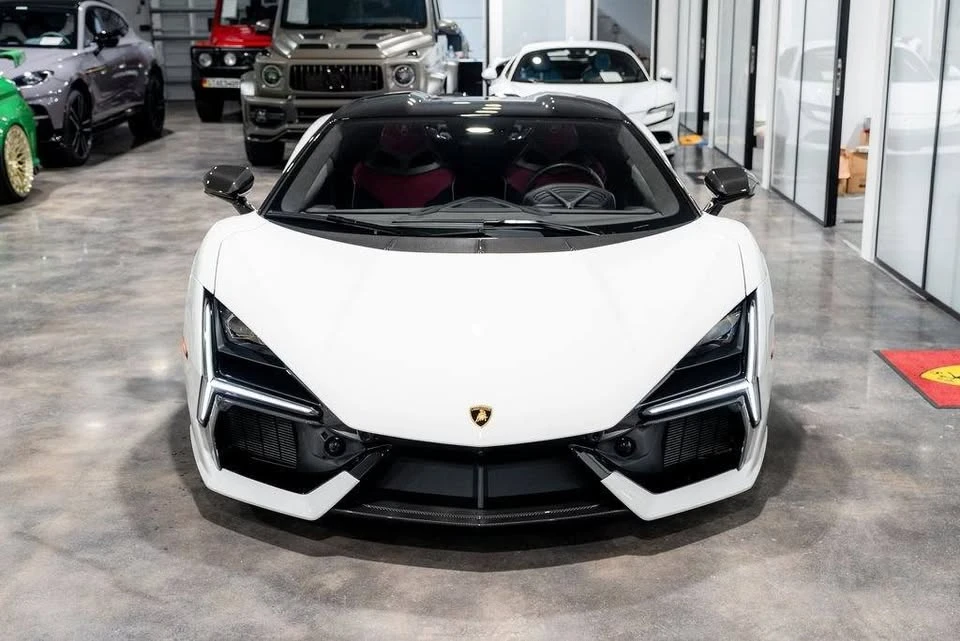 2025 Lamborghini Revuelto - Image 13 of 20