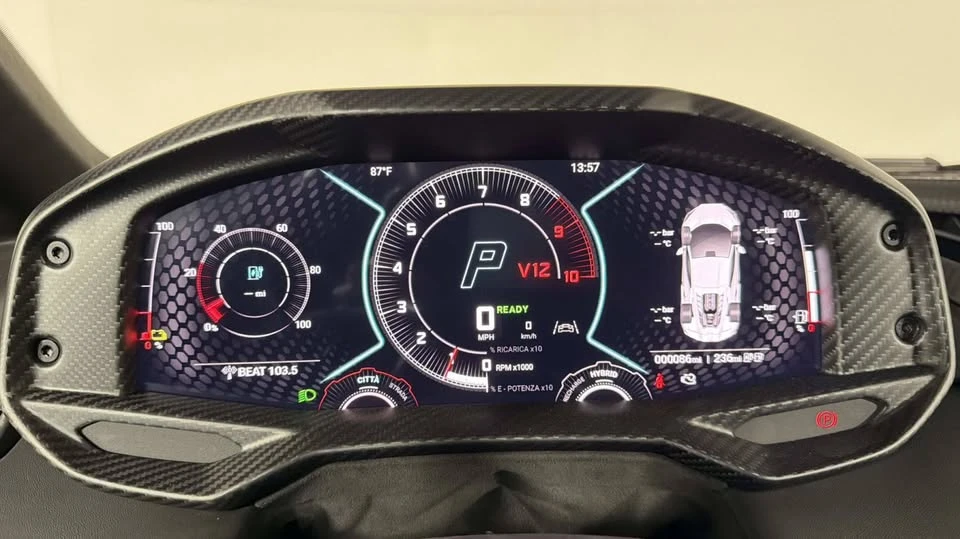2025 Lamborghini Revuelto - Image 15 of 20