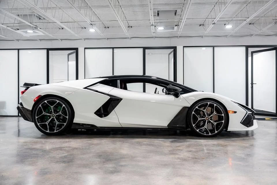 2025 Lamborghini Revuelto - Image 2 of 20