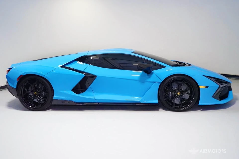 2025 Lamborghini Revuelto - Image 4 of 4