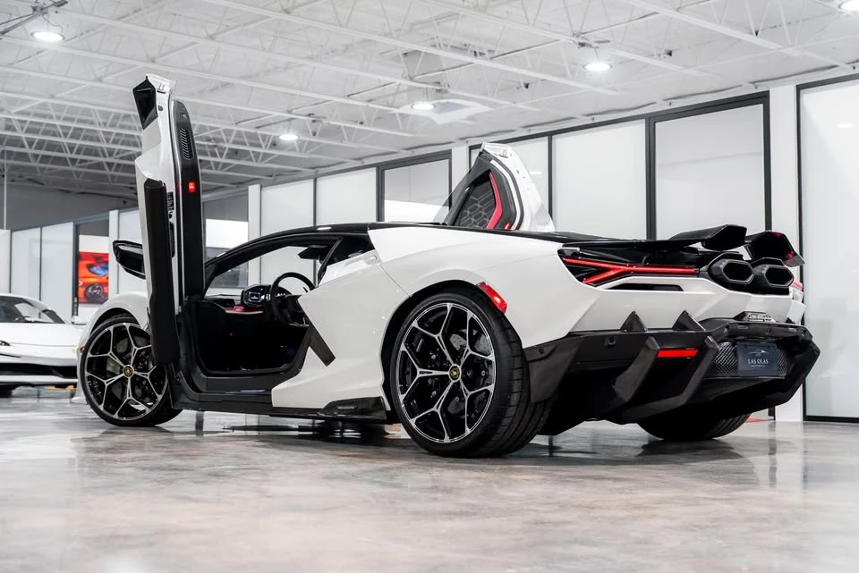 2025 Lamborghini Revuelto - Image 7 of 8
