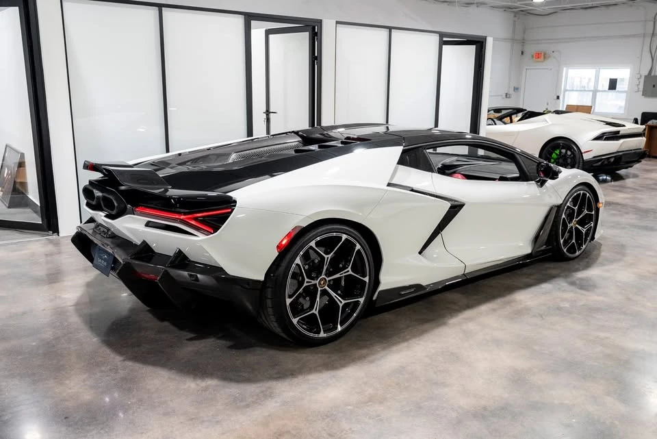 2025 Lamborghini Revuelto - Image 3 of 8
