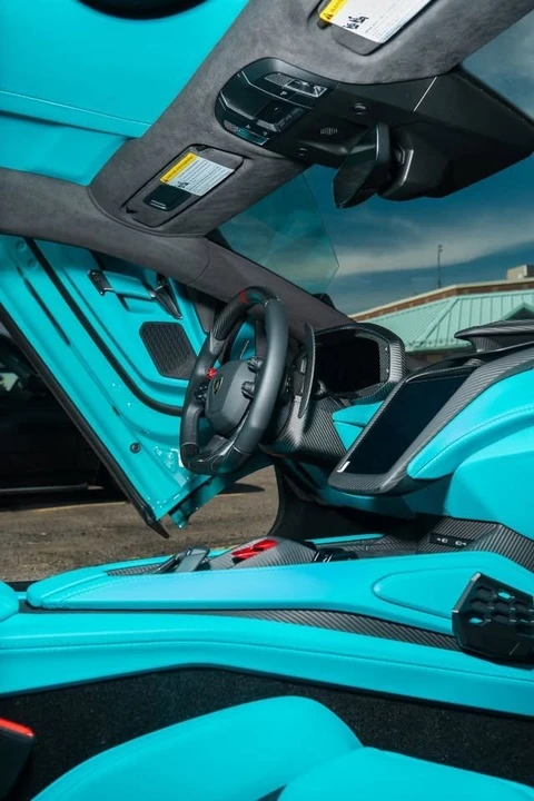 2025 Lamborghini Revuelto - Image 9 of 13