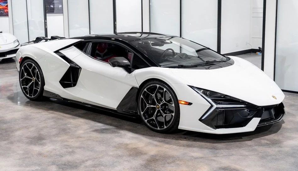 2025 Lamborghini Revuelto - Image 2 of 20