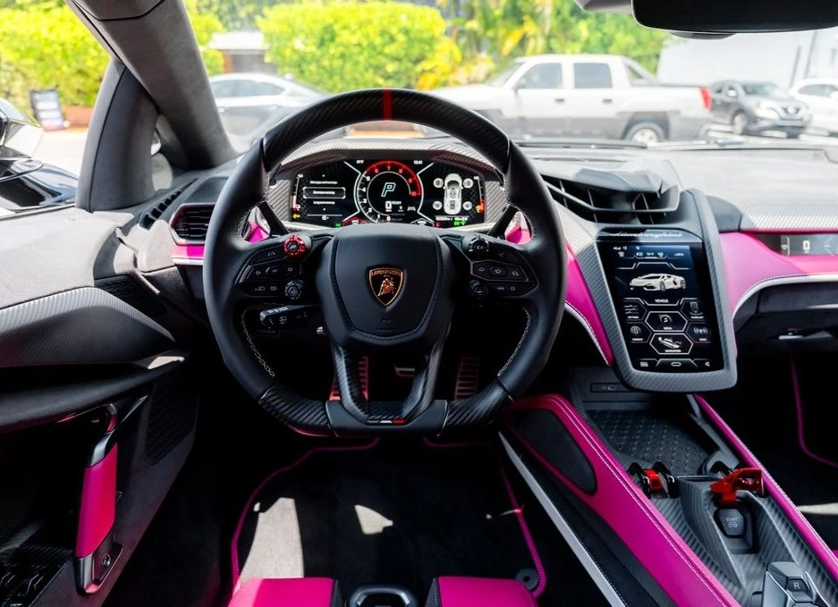 2025 Lamborghini Revuelto - Image 15 of 20
