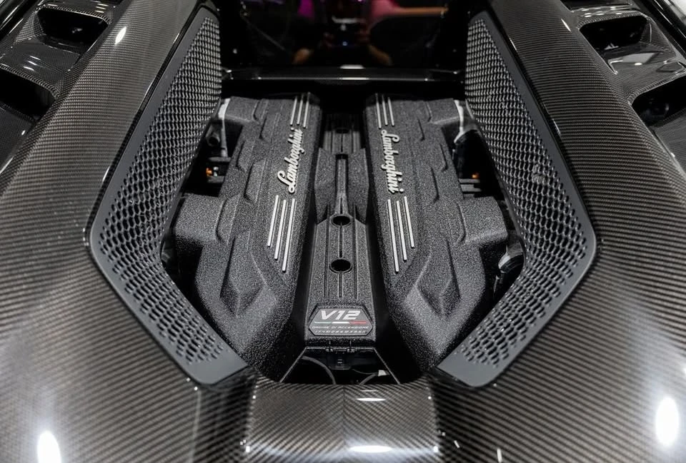 2025 Lamborghini Revuelto - Image 6 of 20