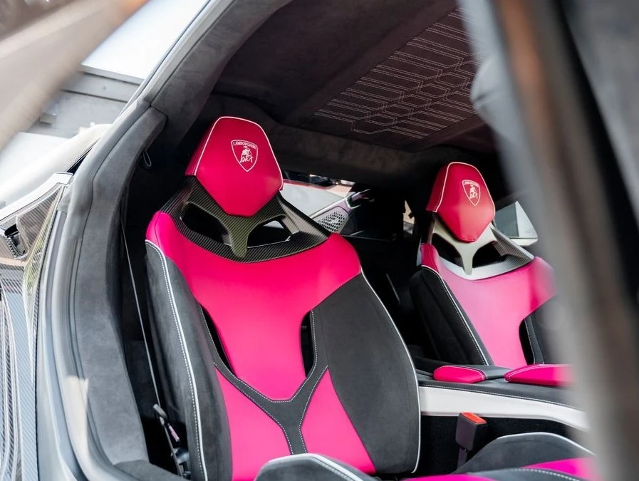 2025 Lamborghini Revuelto - Image 17 of 20