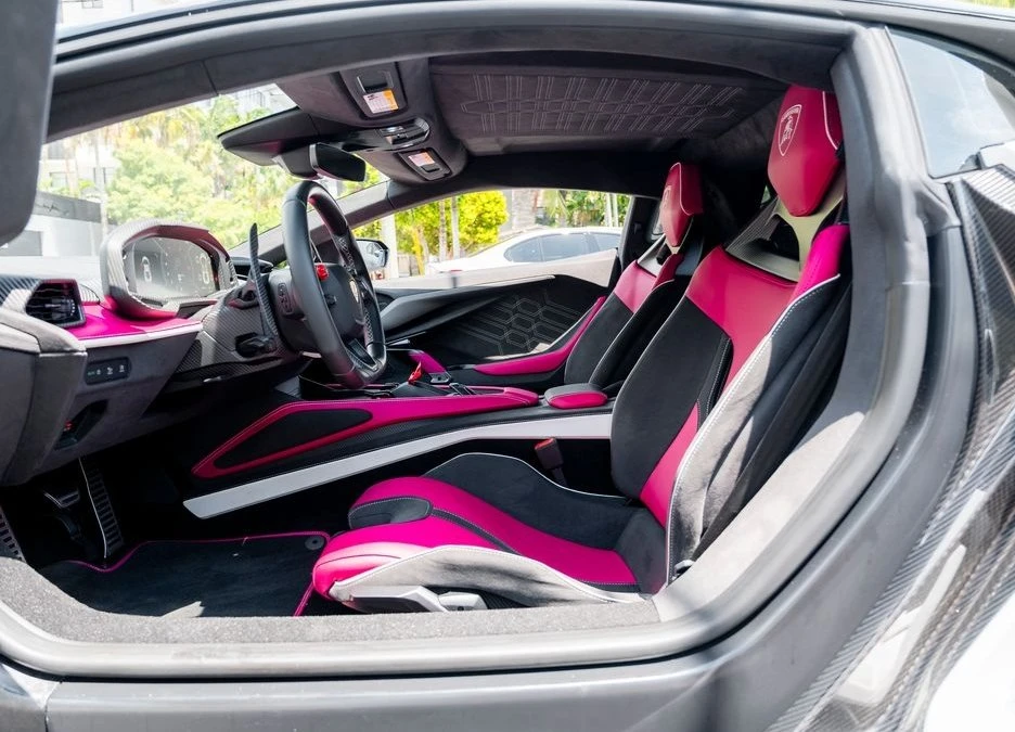 2025 Lamborghini Revuelto - Image 11 of 20
