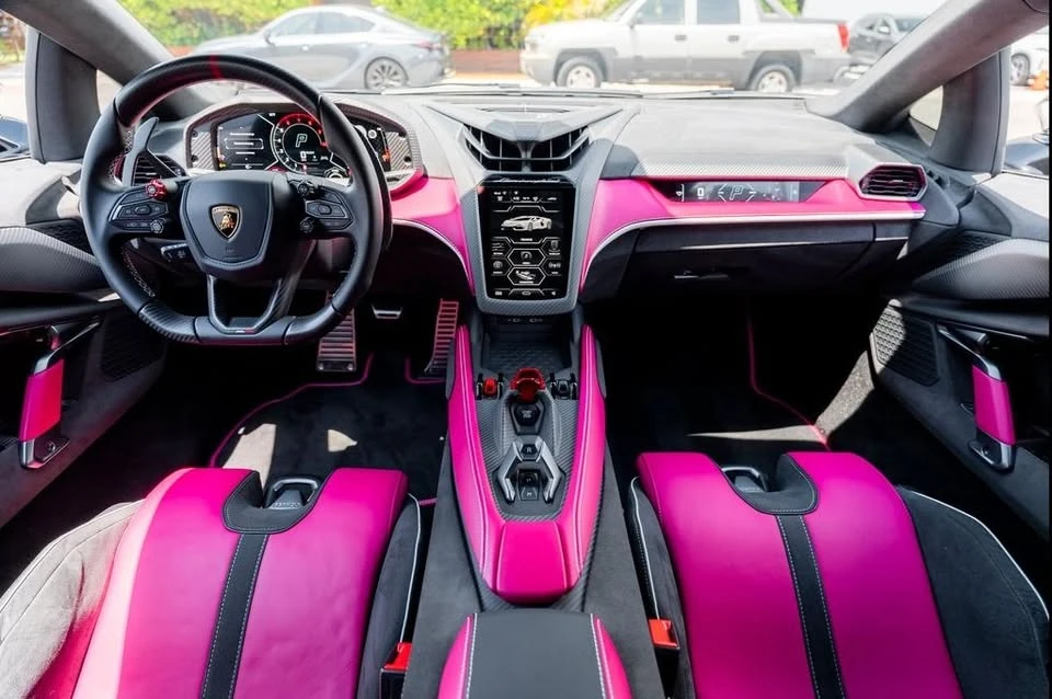 2025 Lamborghini Revuelto - Image 14 of 20