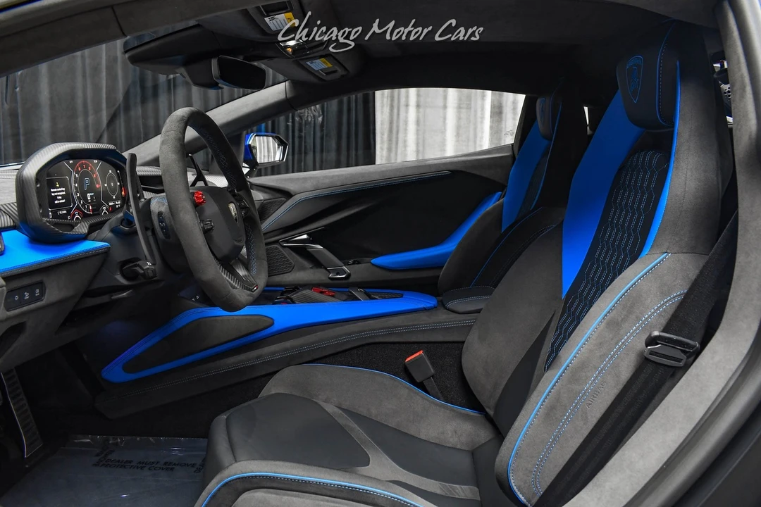 2025 Lamborghini Revuelto - Image 17 of 21