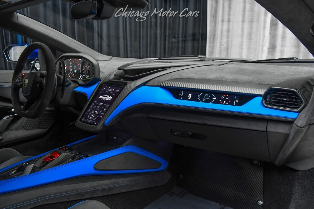 2025 Lamborghini Revuelto - Image 19 of 21