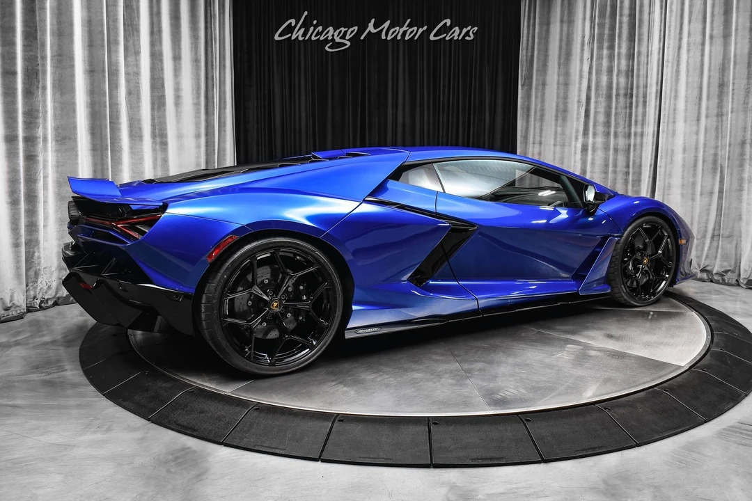 2025 Lamborghini Revuelto - Image 5 of 21