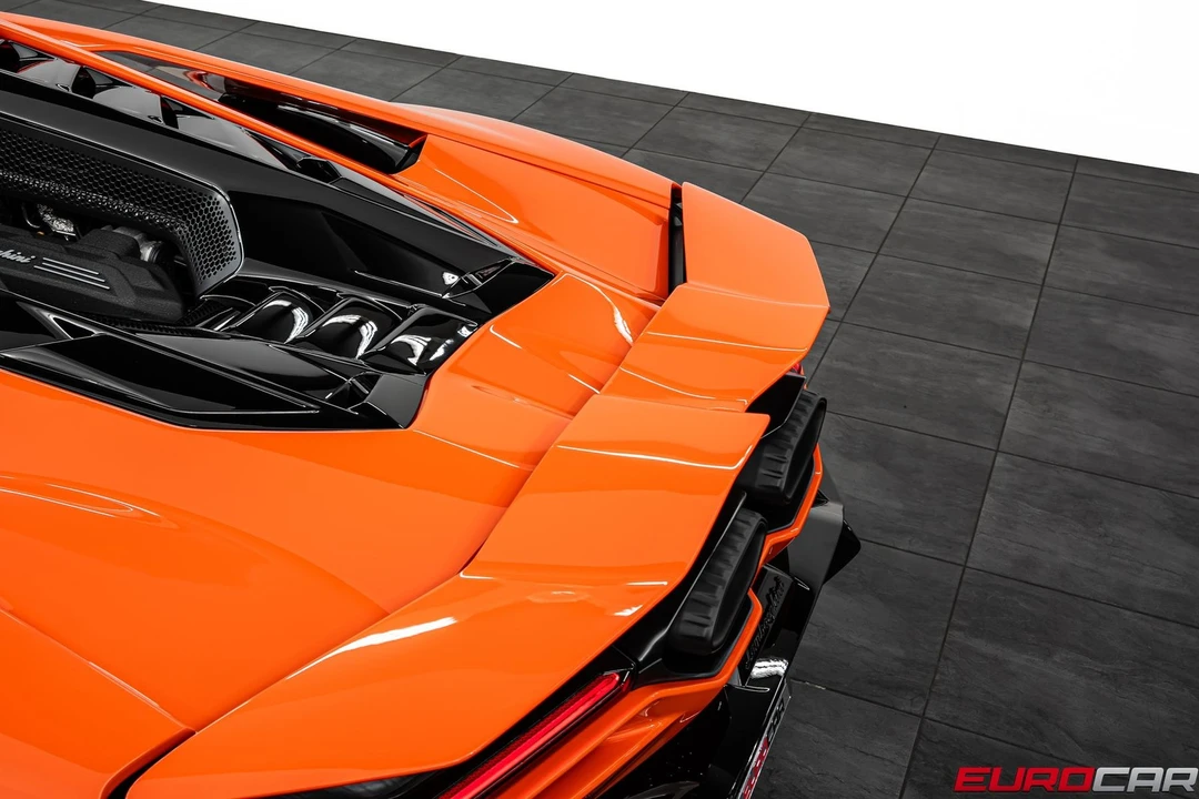 2025 Lamborghini Revuelto - Image 23 of 31