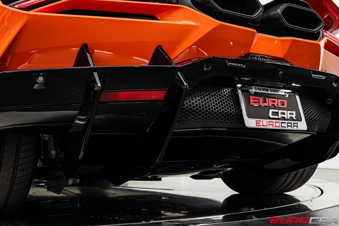 2025 Lamborghini Revuelto - Image 26 of 31