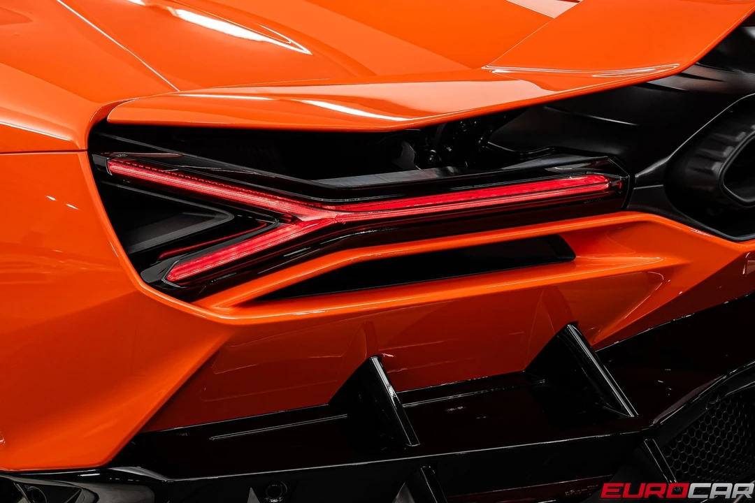 2025 Lamborghini Revuelto - Image 24 of 31