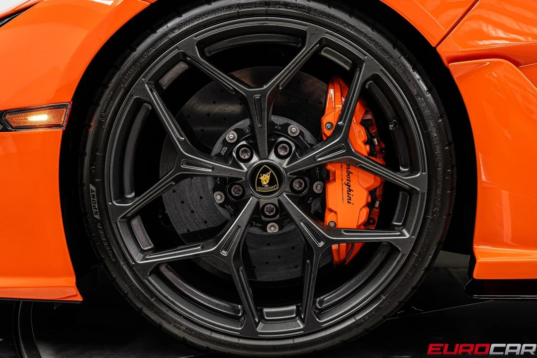 2025 Lamborghini Revuelto - Image 27 of 31