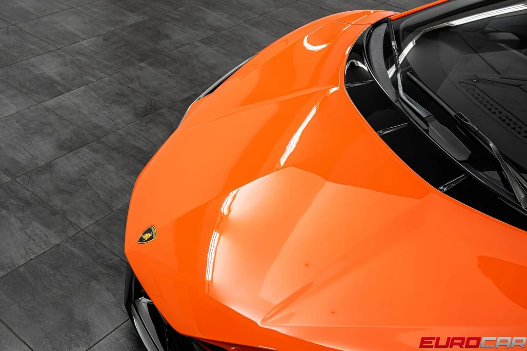 2025 Lamborghini Revuelto - Image 10 of 31