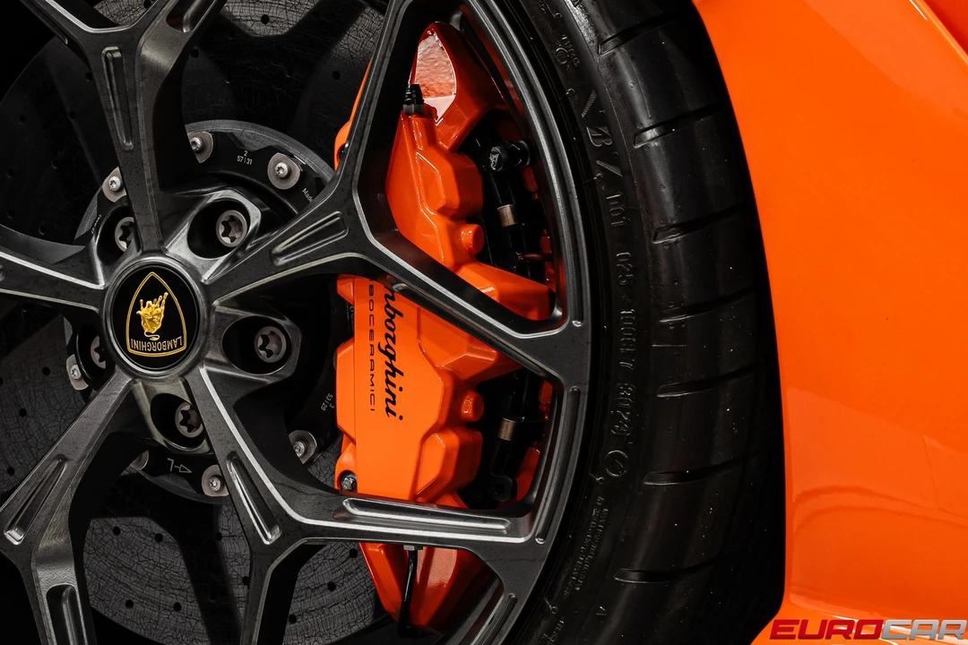 2025 Lamborghini Revuelto - Image 28 of 31