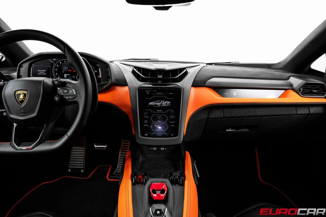 2025 Lamborghini Revuelto - Image 28 of 31