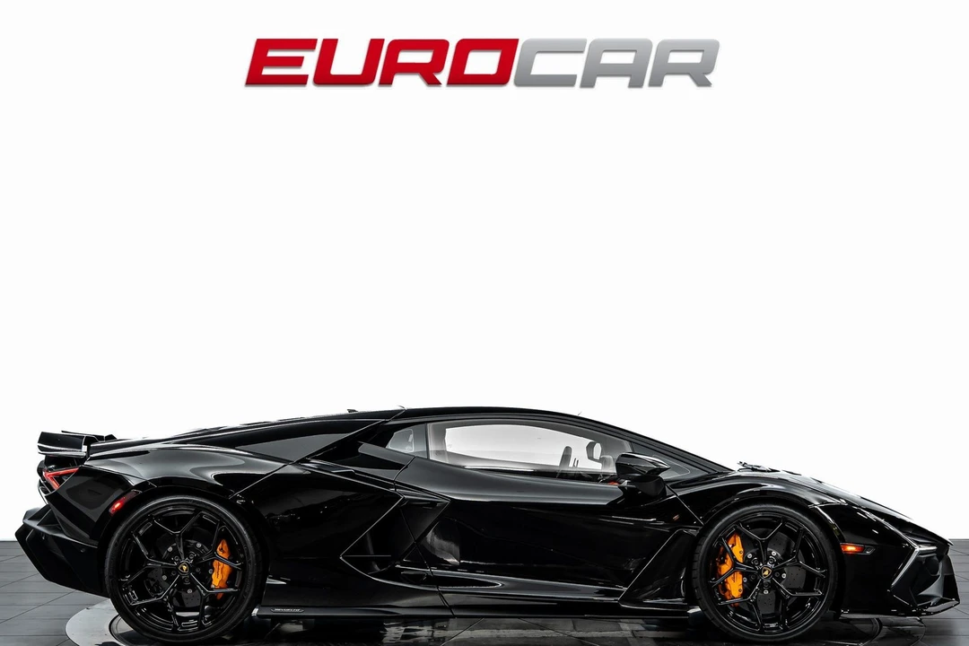 2025 Lamborghini Revuelto - Image 6 of 31
