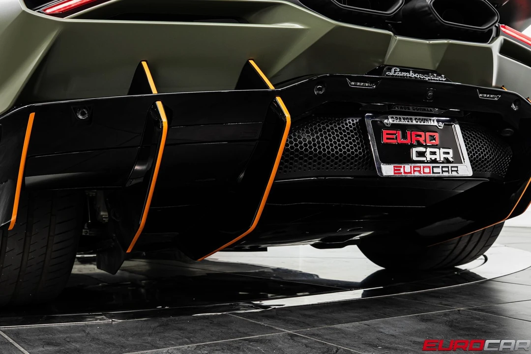 2025 Lamborghini Revuelto - Image 29 of 31