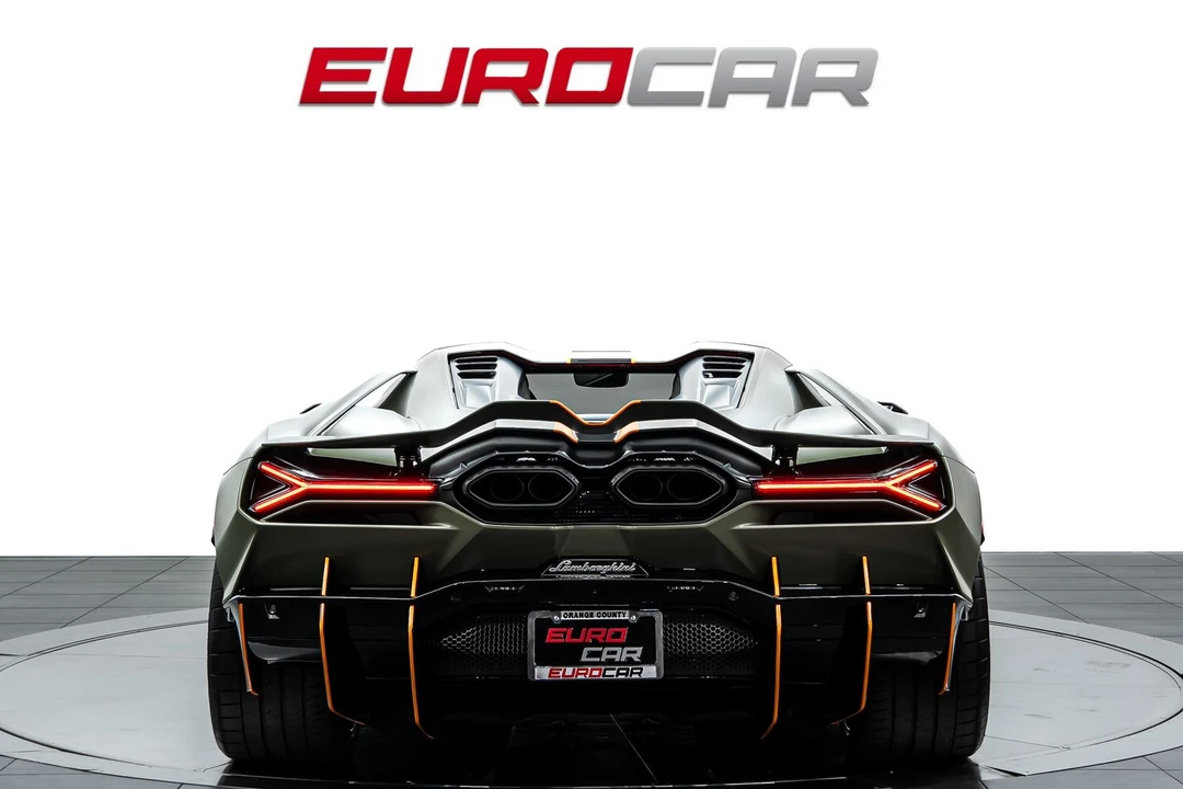 2025 Lamborghini Revuelto - Image 4 of 31