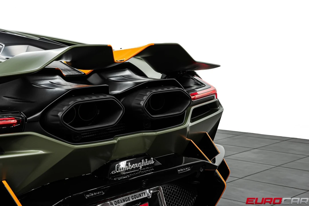 2025 Lamborghini Revuelto - Image 27 of 31