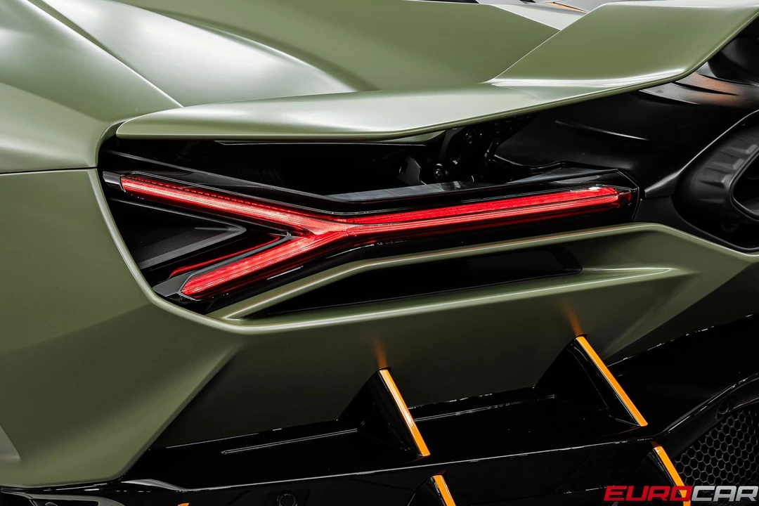 2025 Lamborghini Revuelto - Image 26 of 31