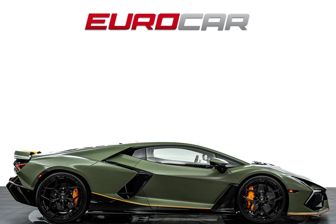 2025 Lamborghini Revuelto - Image 6 of 31