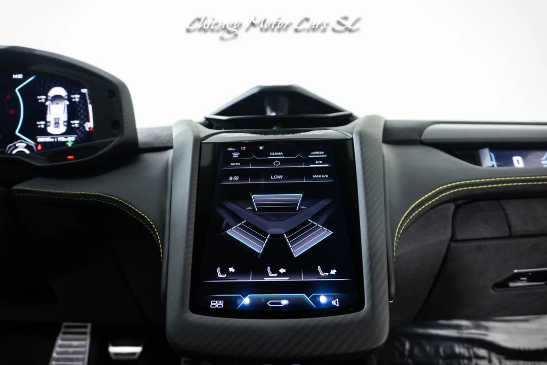 2025 Lamborghini Revuelto - Image 23 of 31