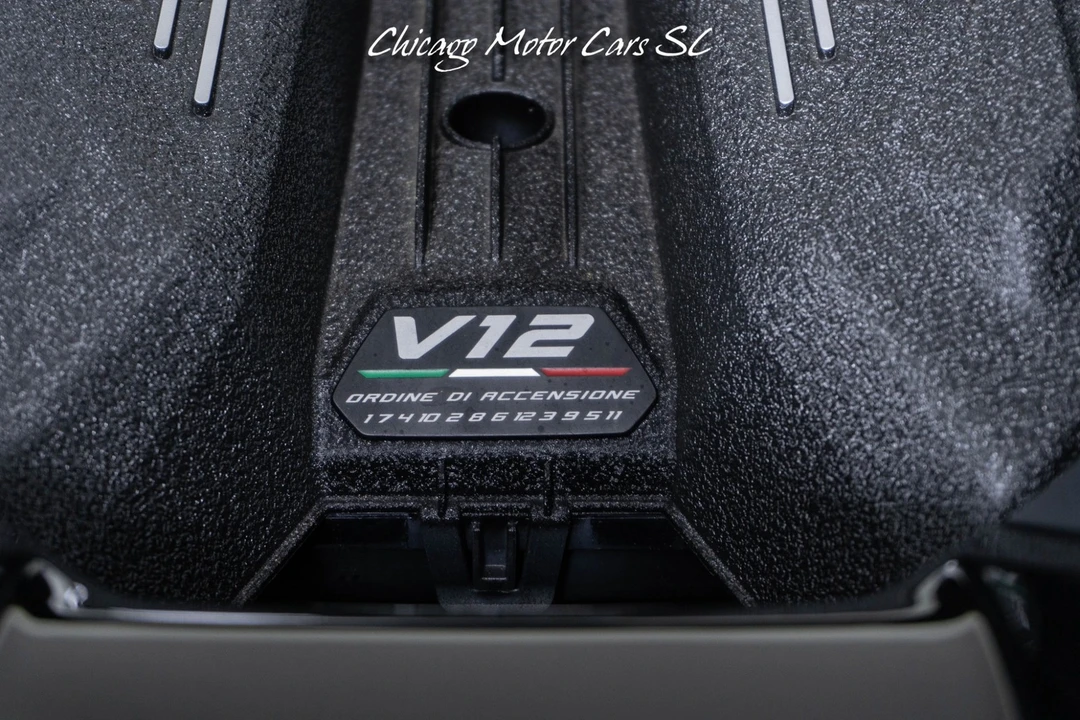 2025 Lamborghini Revuelto - Image 17 of 31