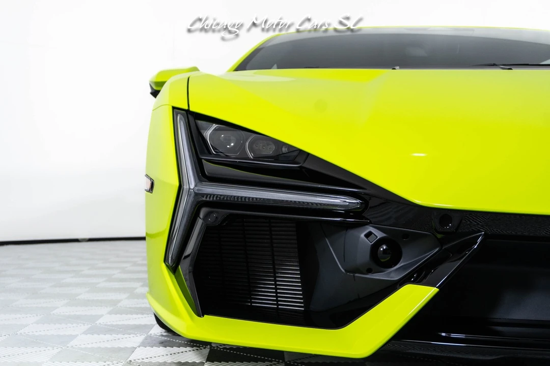 2025 Lamborghini Revuelto - Image 8 of 31