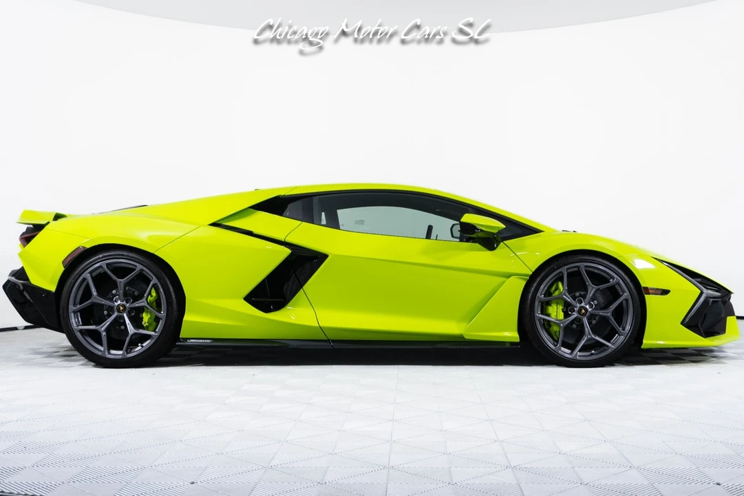 2025 Lamborghini Revuelto - Image 10 of 31