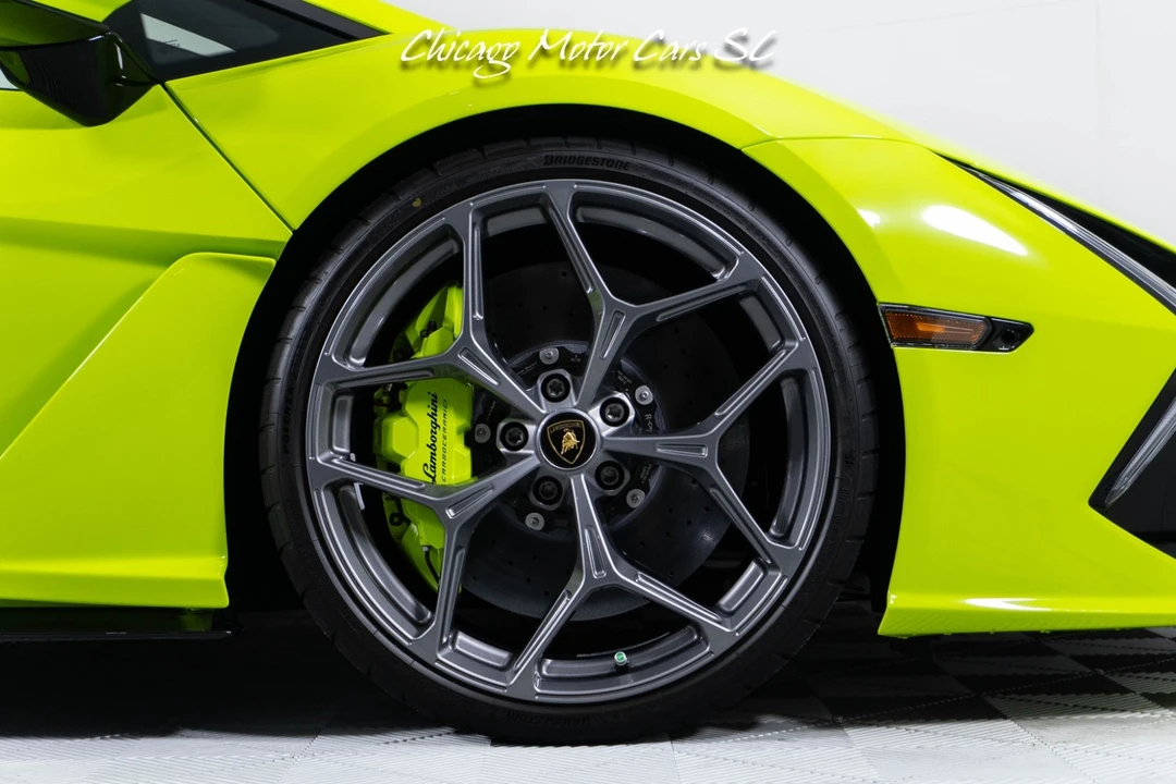 2025 Lamborghini Revuelto - Image 11 of 31