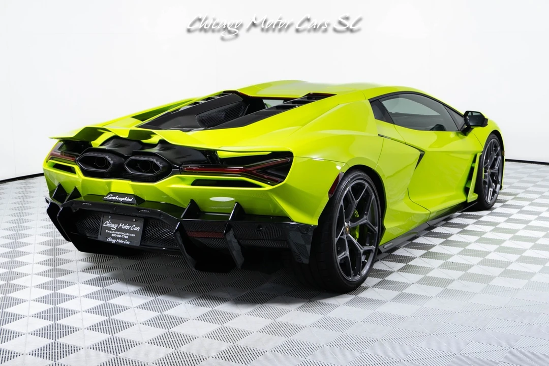 2025 Lamborghini Revuelto - Image 13 of 31
