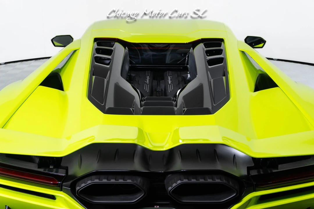 2025 Lamborghini Revuelto - Image 15 of 31