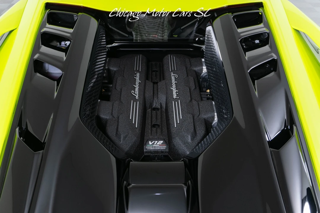 2025 Lamborghini Revuelto - Image 16 of 31